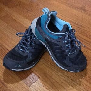 L.L.Bean TEN 2.5 Waterproof Size 9 Women’s Shoes in Greenish and Black